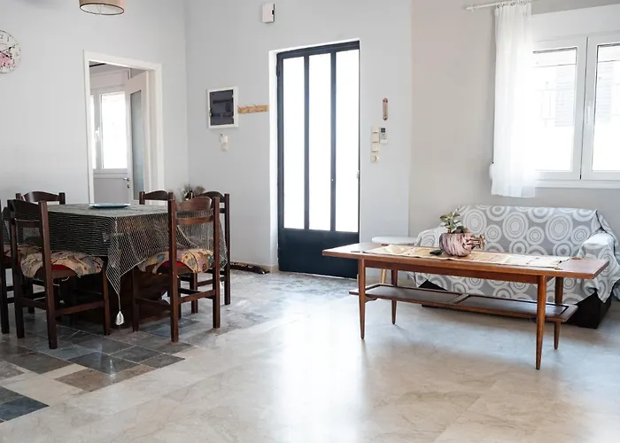 Escape To Mountain And Sea Apartment